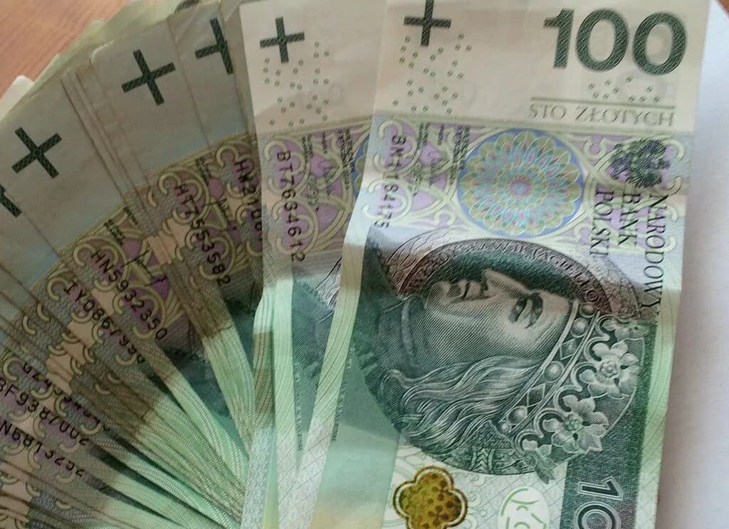 Kto finansuje 500 plus? Zaskakujące źródła wsparcia dla rodzin Kto finansuje 500 plus? Zaskakujące źródła wsparcia dla rodzin